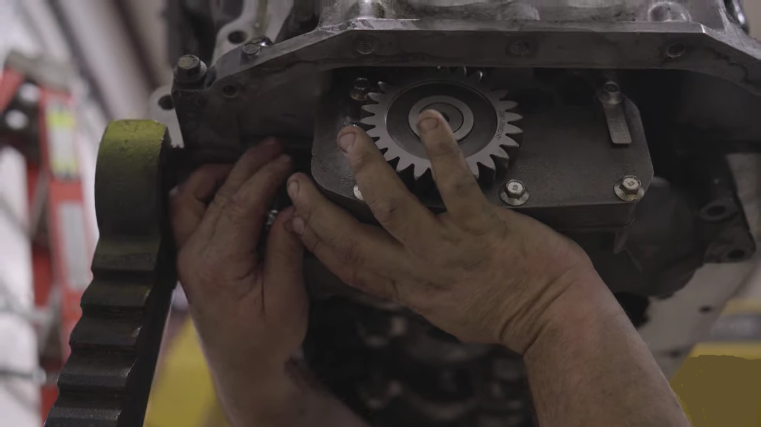 Engine oil pump repair detail