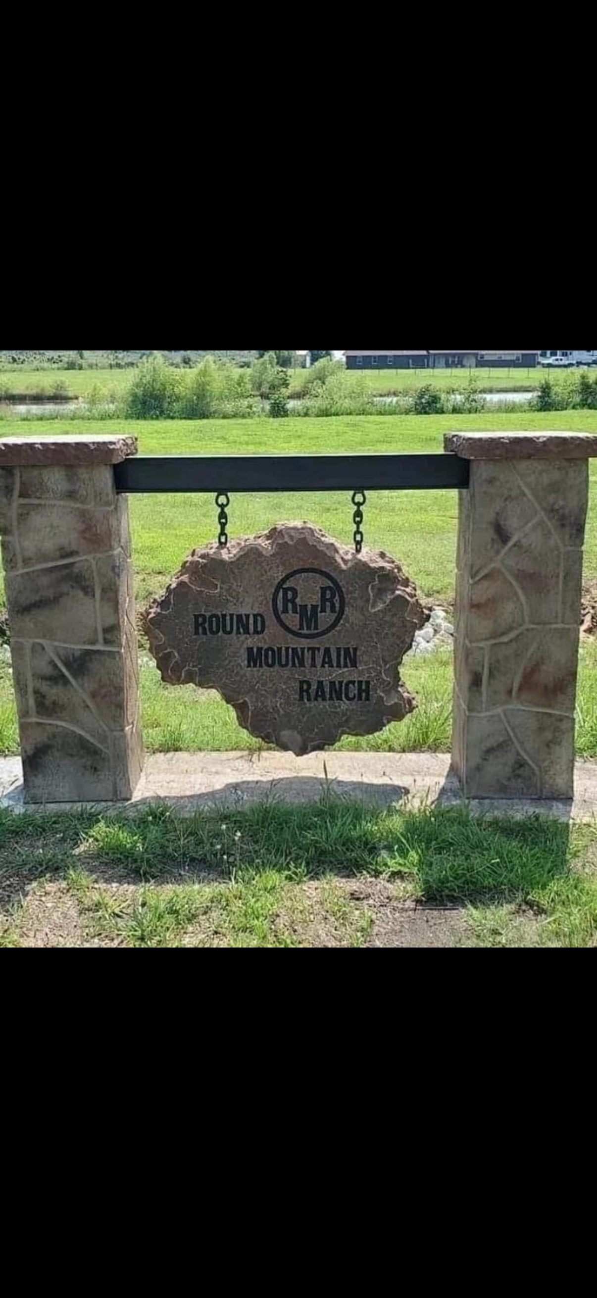 Round Mountain Ranch (RMR) Entrance Sign