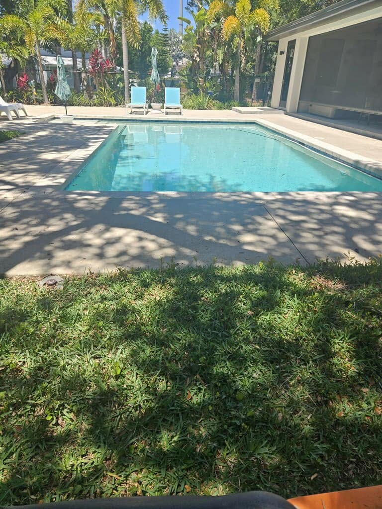 Spa cleaning service in a Weeki Wachee backyard