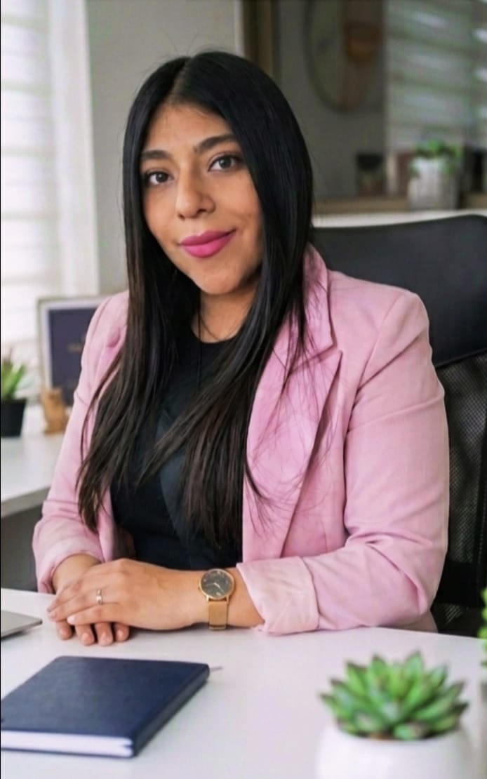 Mariana Bravo, Contadora Auditora