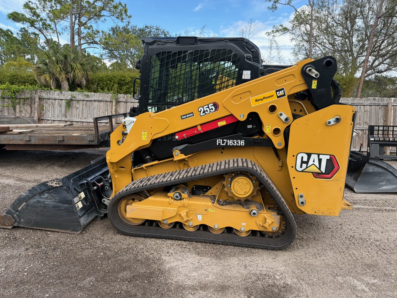 2026 Cat 255 skid steer, photo 2
