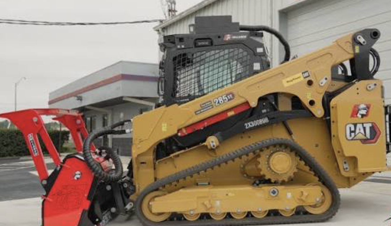 2026 Cat 285XE with Fecon 7618 Blackhawk mulcher attachment, photo 3