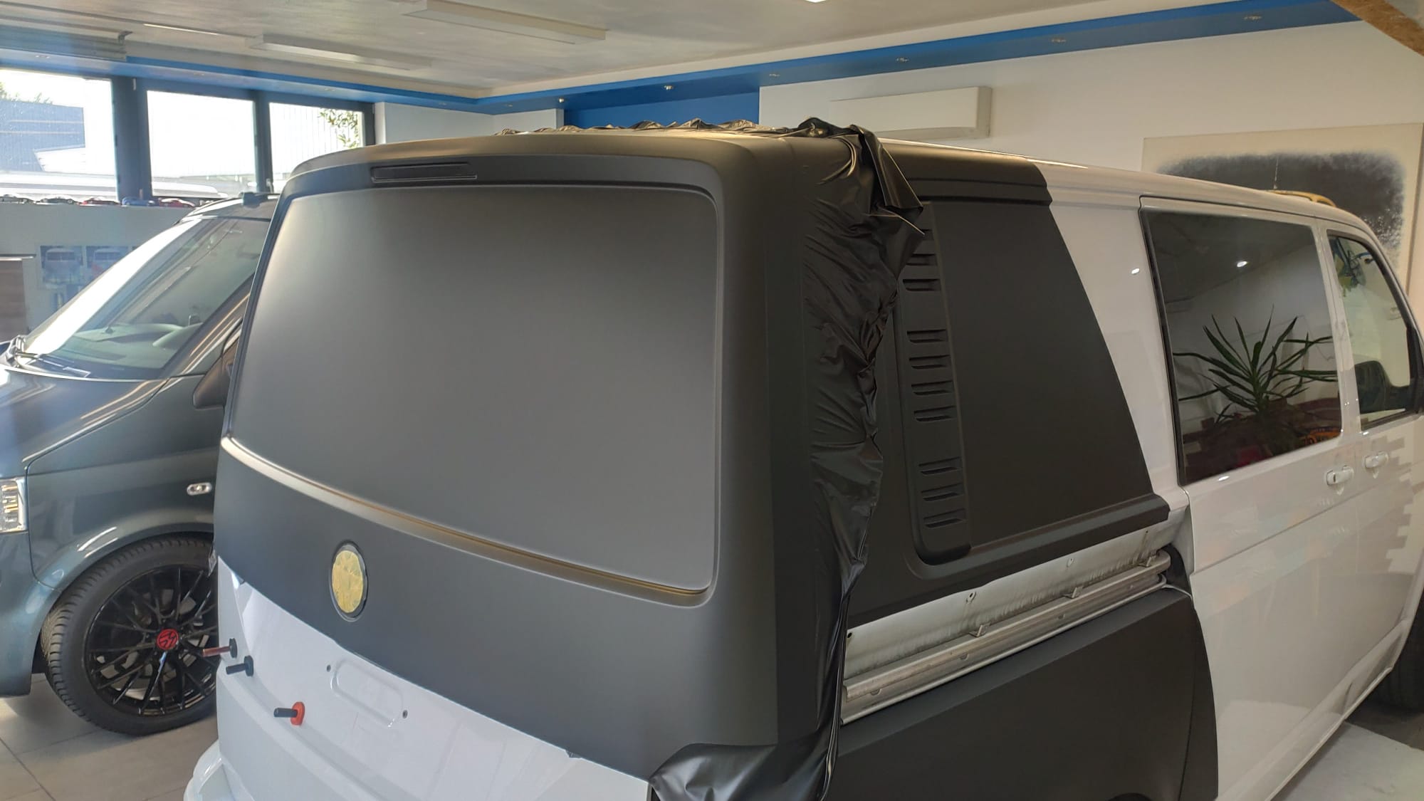 covering automobile Savoie / covering La Motte-Servolex / erreurs covering voiture / pose covering voiture / film covering voiture / préparateur automobile Savoie / H-Tech Évolution / covering professionnel / entretien covering / protection carrosserie / personnalisation voiture / covering durable / covering voiture conseils / covering auto France / detailing Savoie