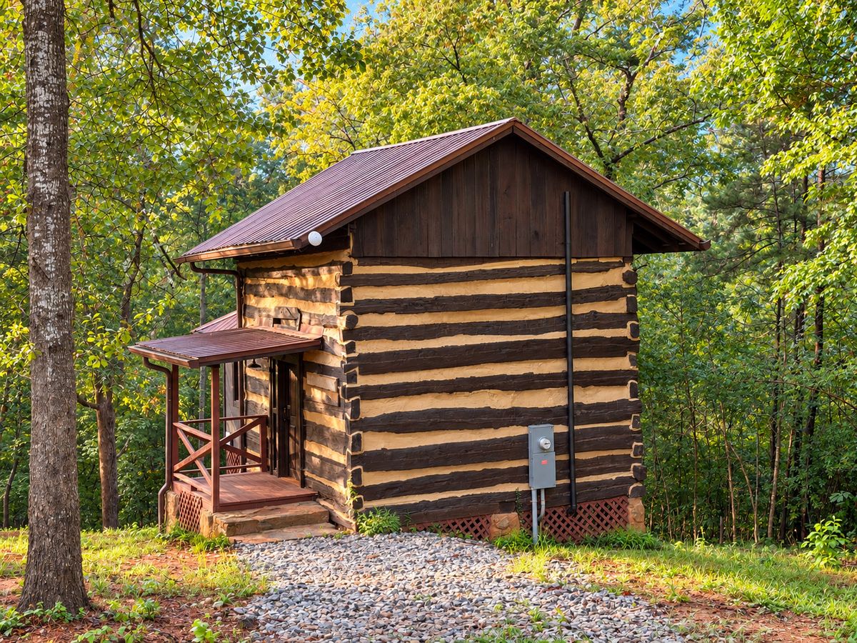 Red Boiling — exterior