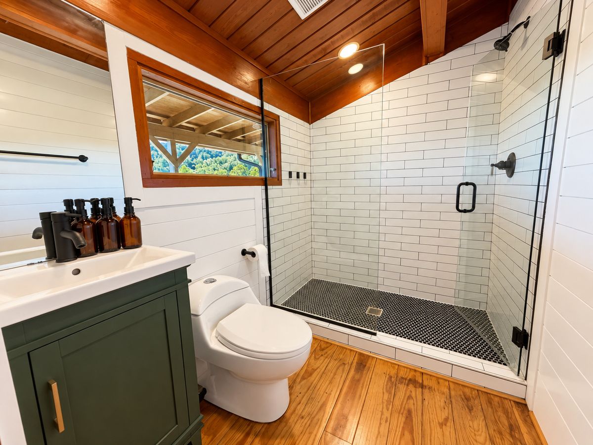 Red Top — The bath