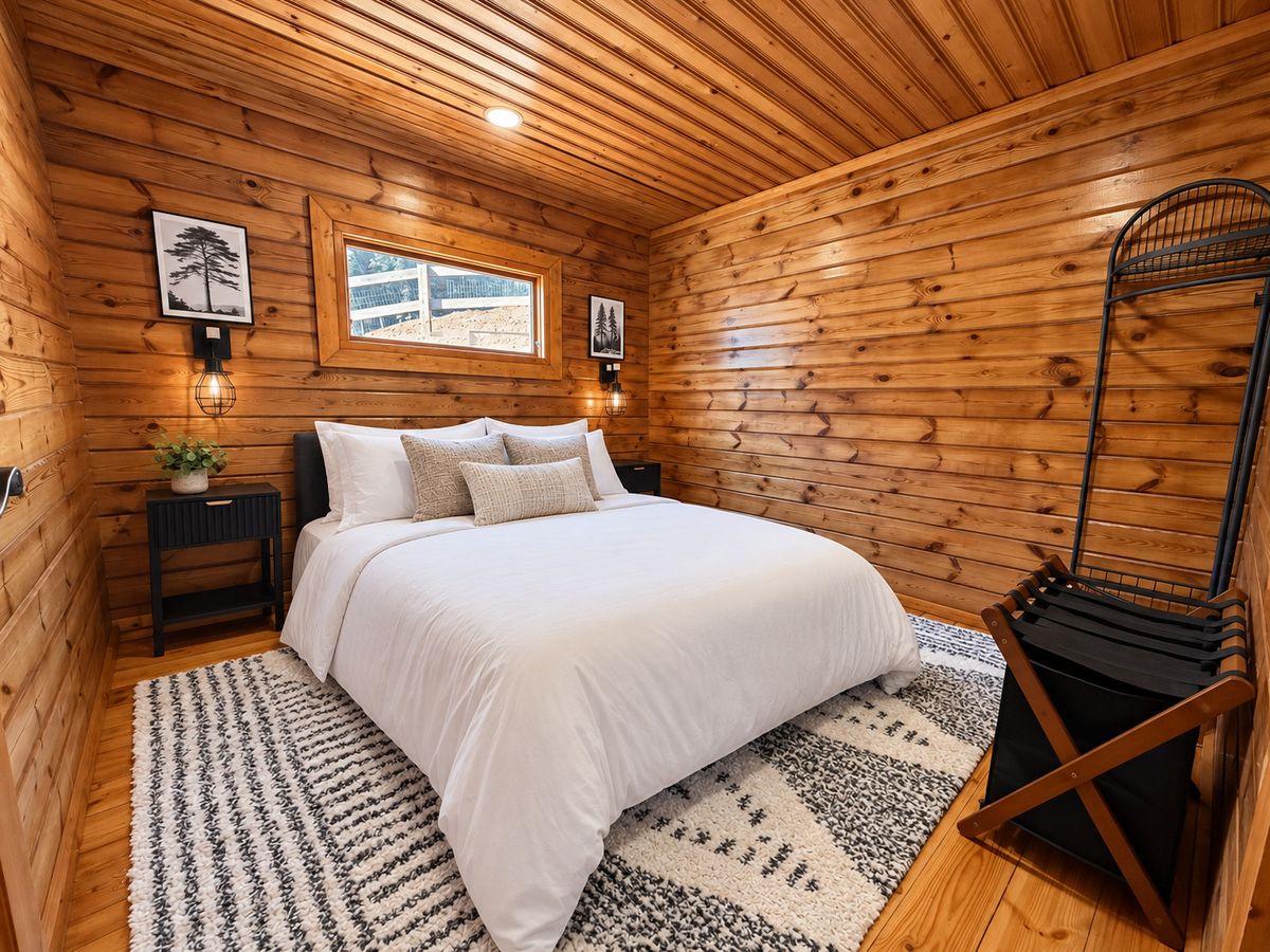 Toccoa Peak — The bedroom