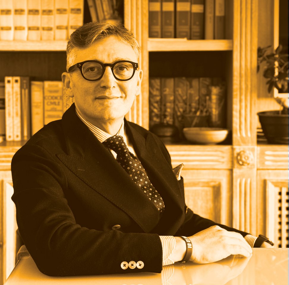 Nicola Della Rocca nel suo studio