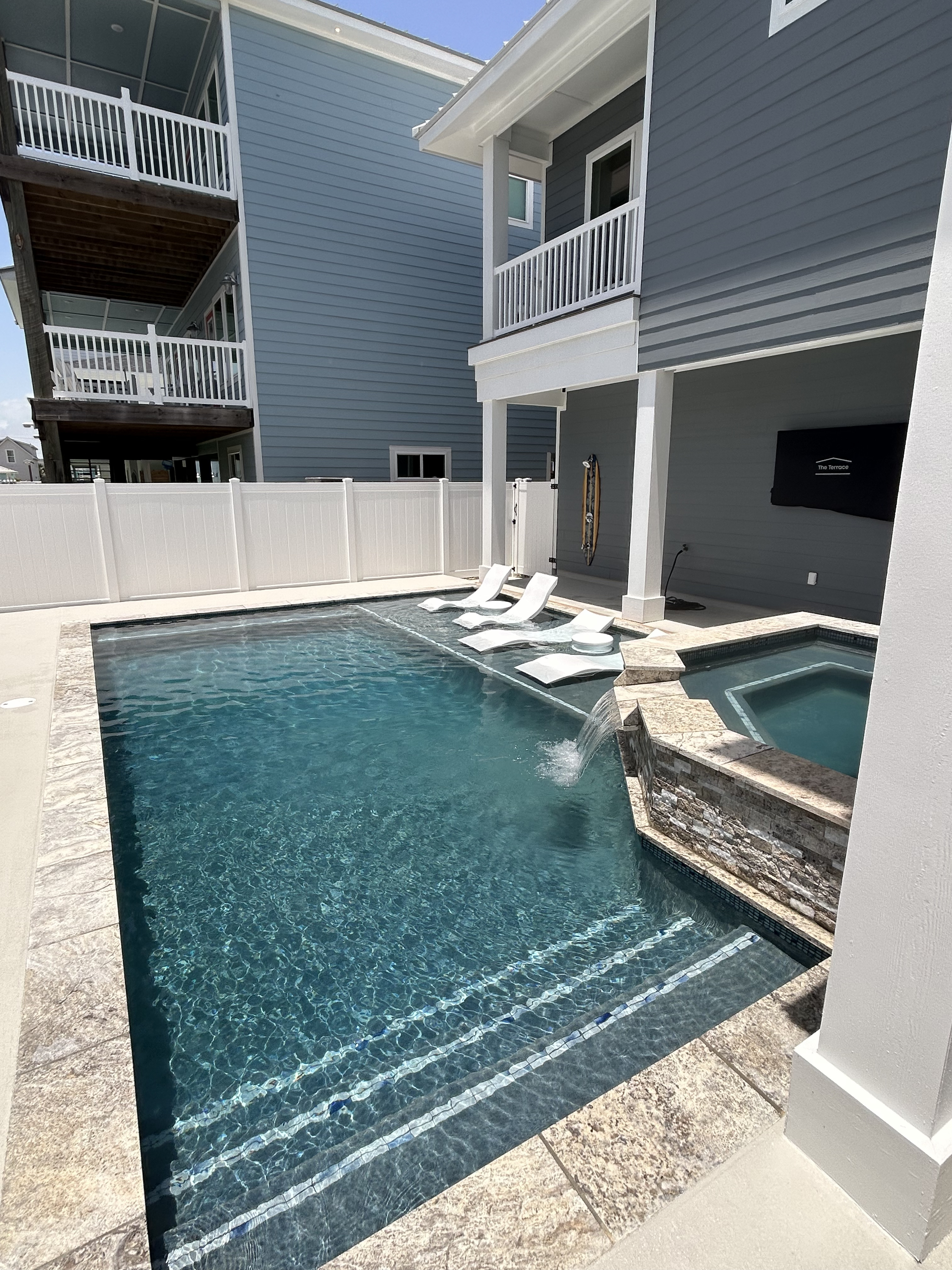 Pool cleaning service in Corpus Christi backyard pool