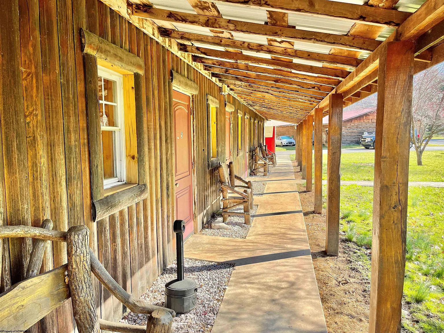 Seneca Pines Lodge corridor