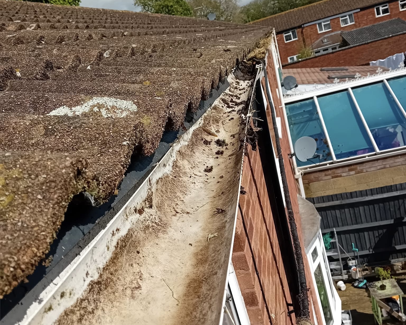 gutter cleaner fareham