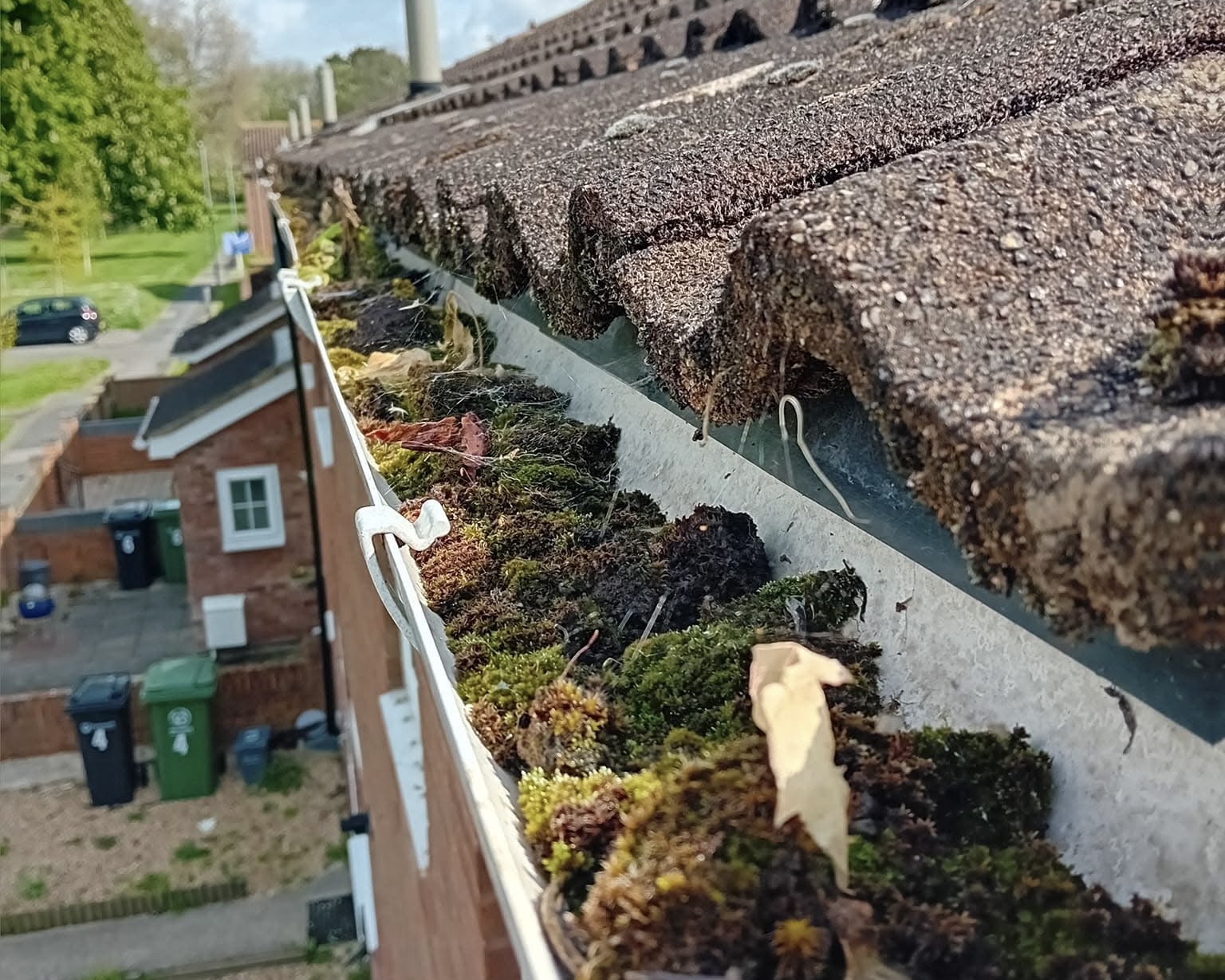 gutter cleaner fareham
