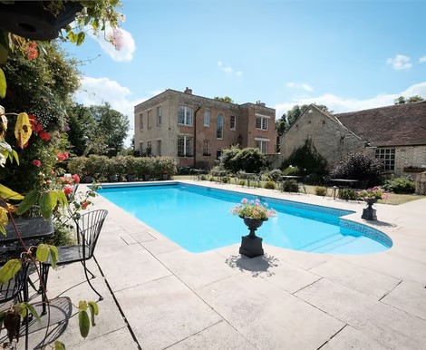The pool courtyard at Shortmead