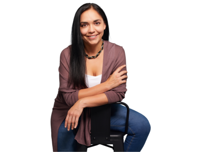 Dra. Luzma González sentada, en una fotografía profesional