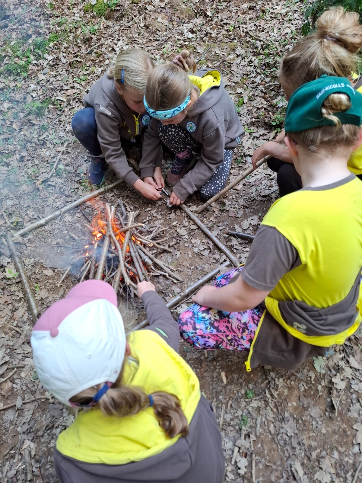 Chiddingfold Brownies using flints purchased with funds raised at the Chiddingfold Village Fete