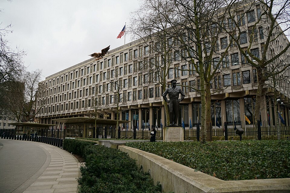 Former United States Embassy and Dwight D. Eisenhower statue in Grosvenor Square, London, symbolizing America’s diplomatic and military role in Europe during the Second World War. Former United States Embassy and Dwight D. Eisenhower statue in Grosvenor Square, London, symbolizing America’s diplomatic and military role in Europe during the Second World War.