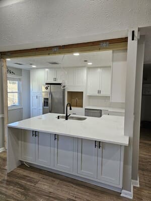 {{ custom_values.service_3 }} in {{custom_values.area_3})