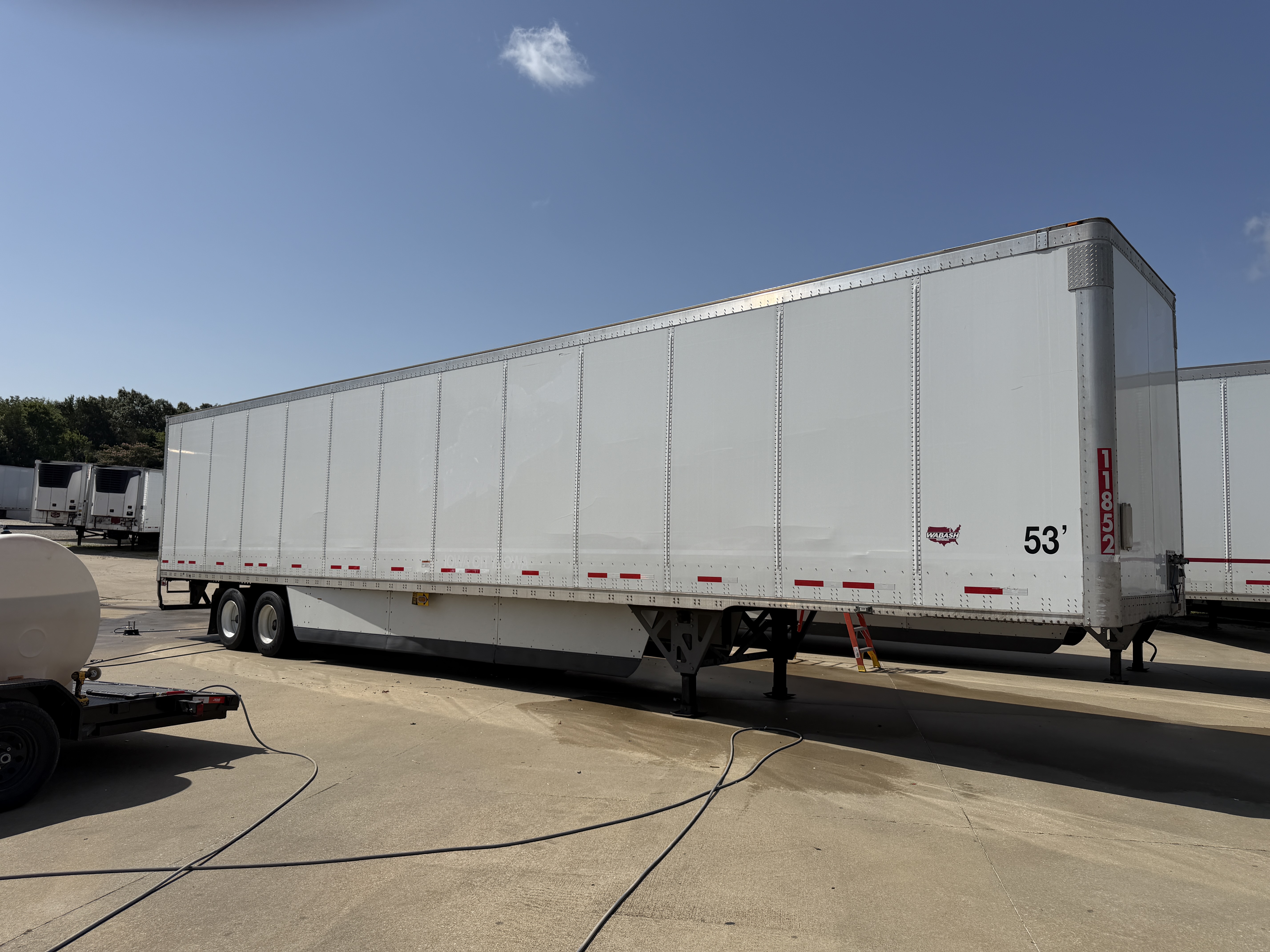 Semi-trailer decal removal for a commercial fleet in North Mississippi