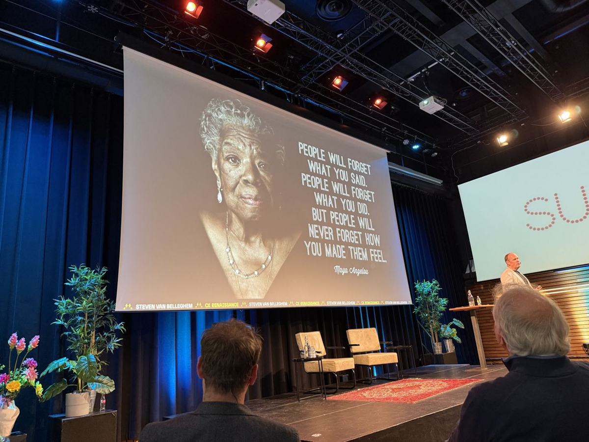 Slide met Maya Angelou-quote