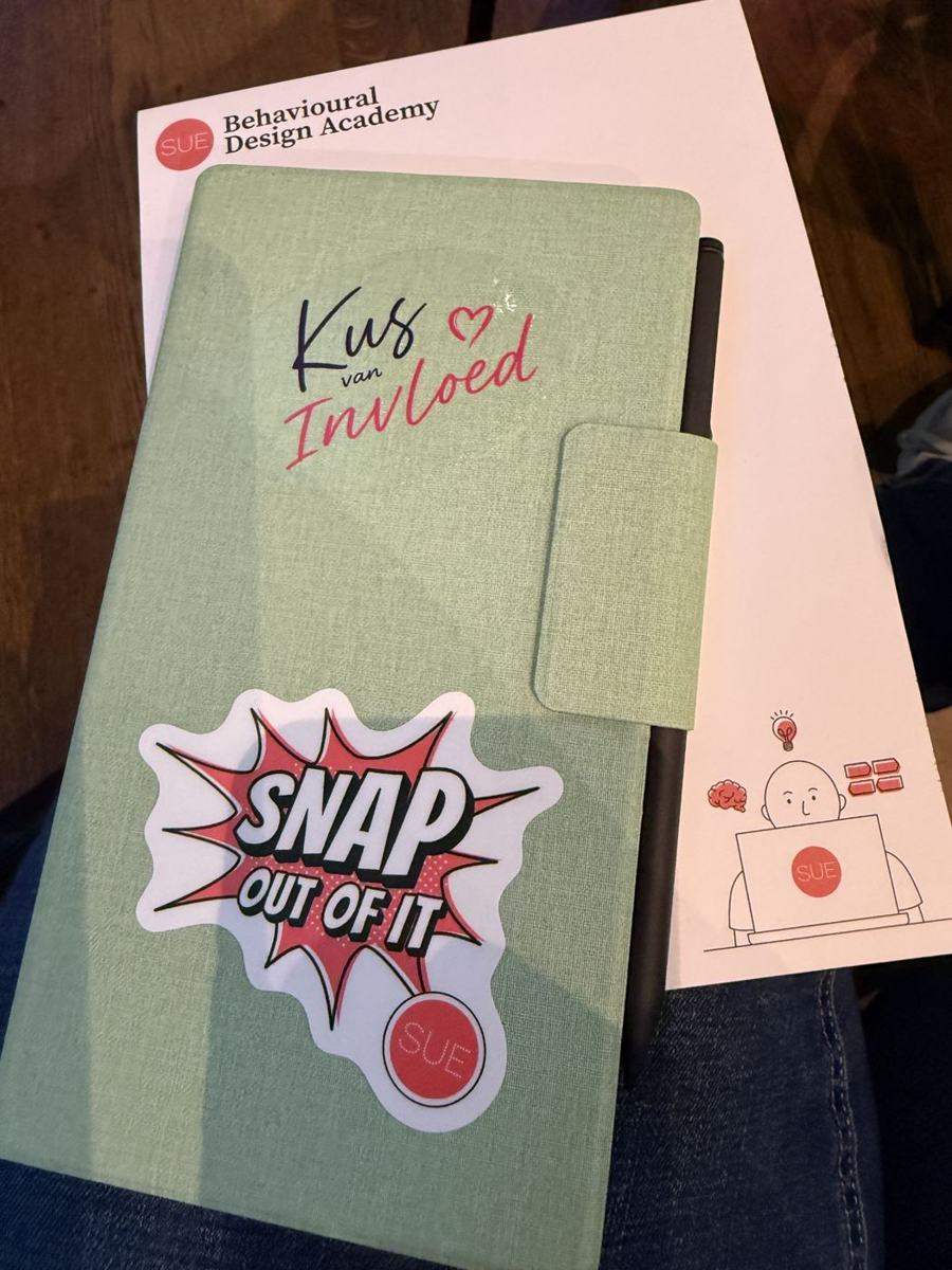 Notitieboek van Kus van Invloed met de sticker Snap out of it