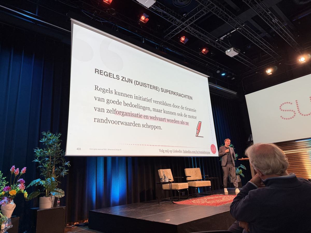 Slide: Regels zijn duistere superkrachten