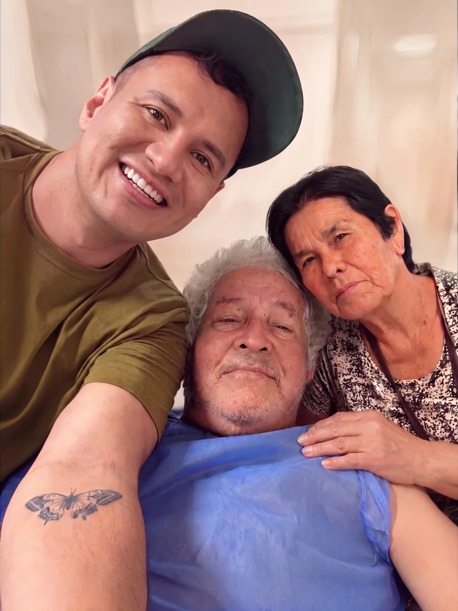Hijo con sus padres · retrato en lienzo FIRMACH