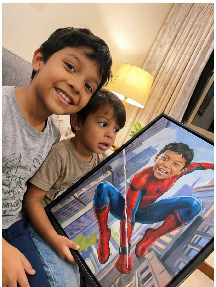 Niño con su cuadro de Spider-Man · retrato en lienzo FIRMACH