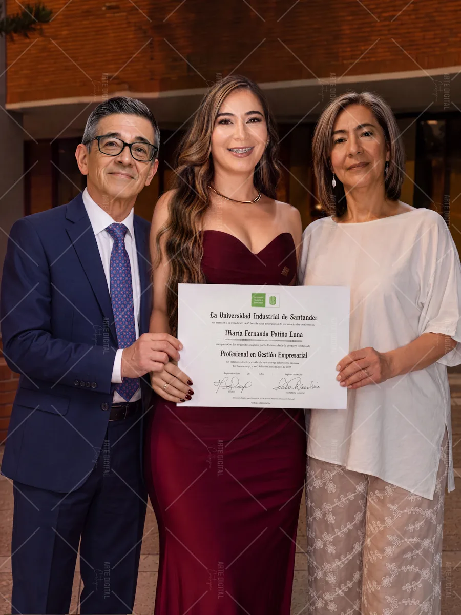 Retrato en lienzo de un grado con los padres a partir de la foto de cumpleaños · retrato en lienzo FIRMACH