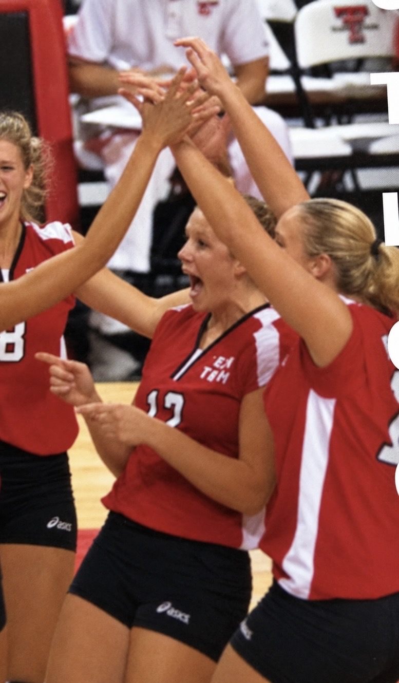 Kelly celebrating with Texas Tech teammates