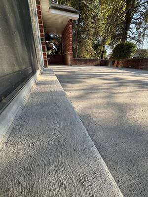 {{ custom_values.service_4 }} in {{custom_values.area_5})