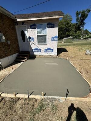 {{ custom_values.service_1 }} in {{custom_values.area_3})