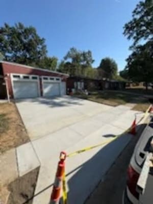 {{ custom_values.service_4 }} in {{custom_values.area_7})