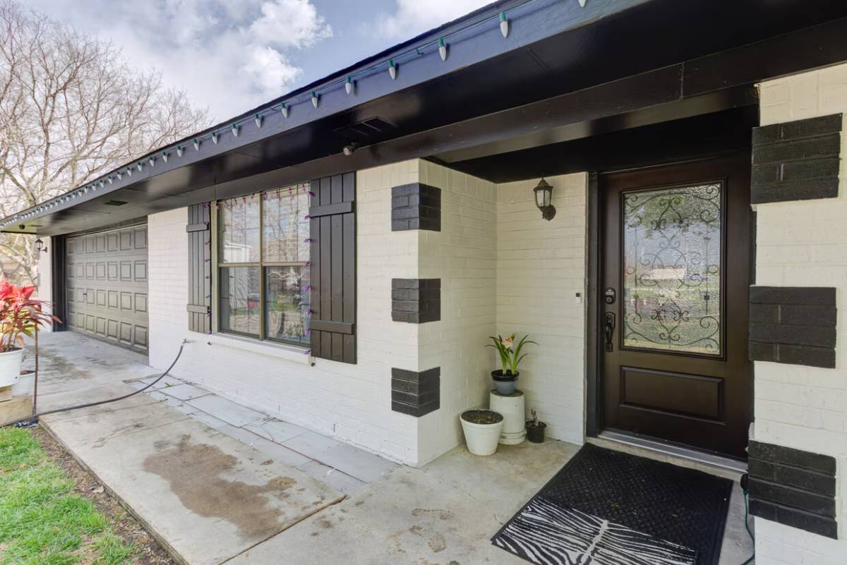 2911 Morningside Drive - commercial property