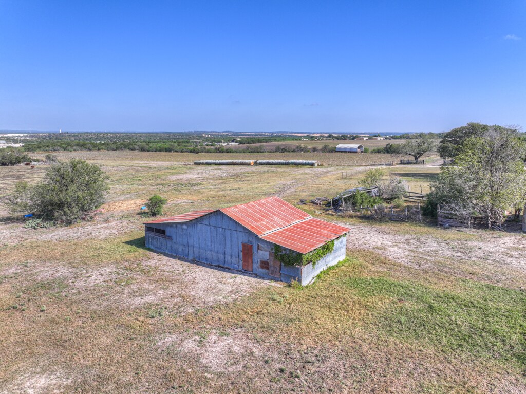 8060 FM 482 - land property