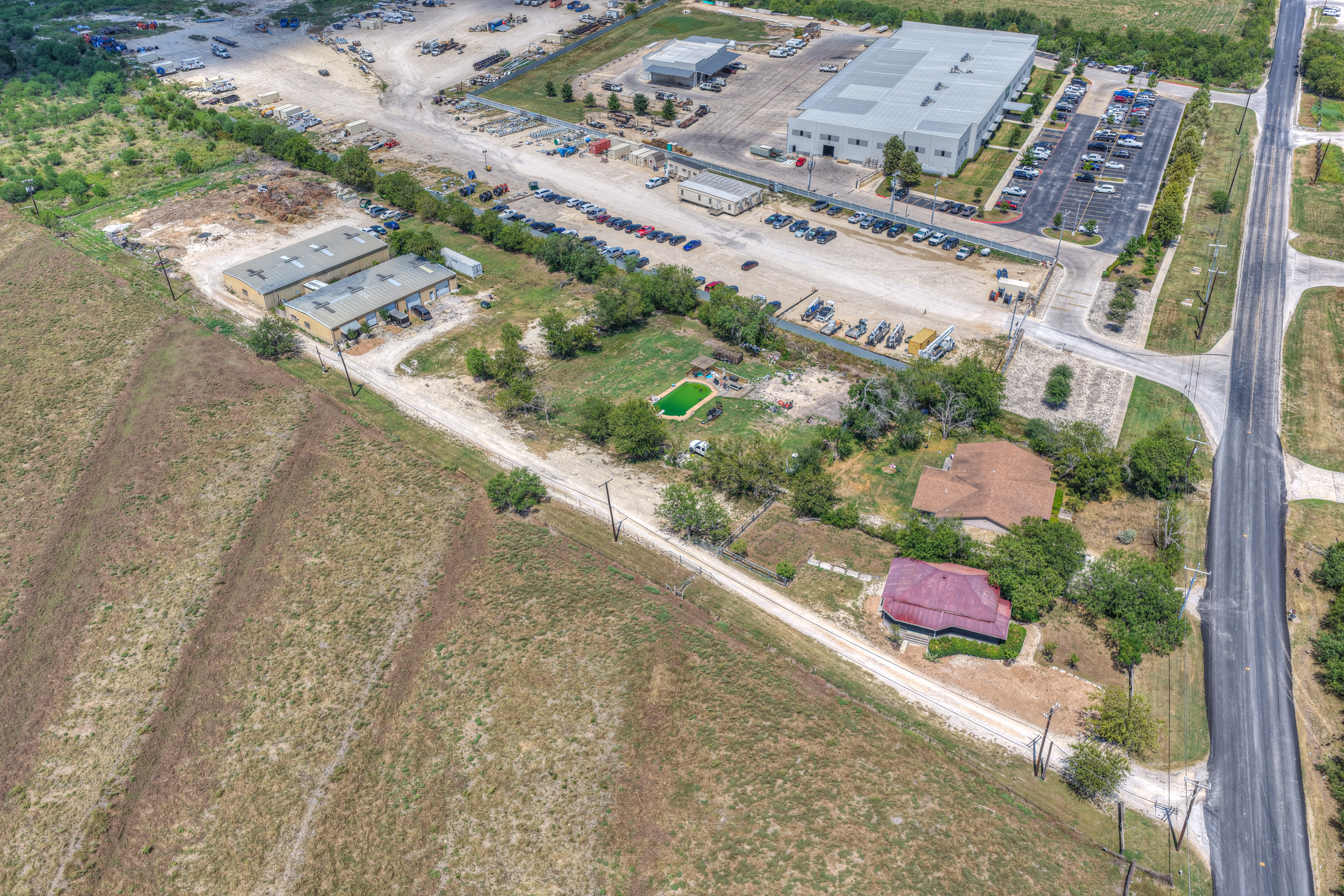 7846 FM 482 - land property