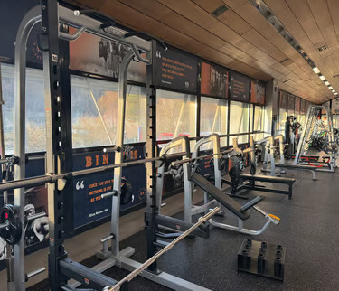 Prostori fitnesa Bin Gym z opremo