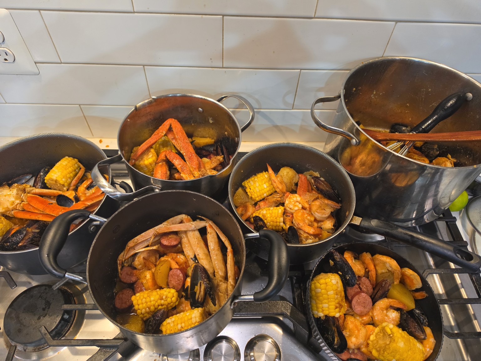 Homemade Seafood Boil Recipe | Snow Crab, Shrimp, Mussels & Sausage Homemade Seafood Boil Recipe | Snow Crab, Shrimp, Mussels & Sausage