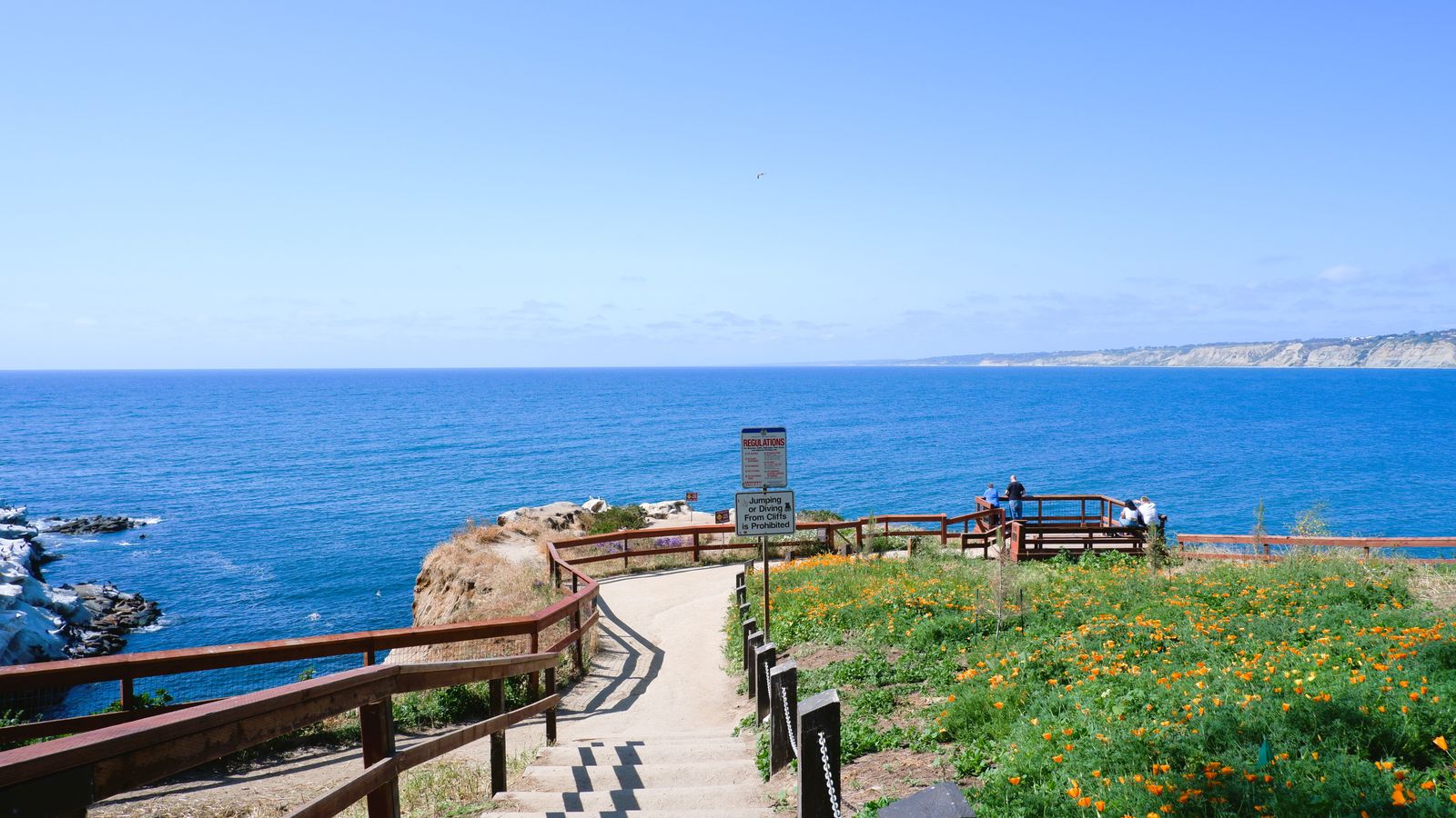 Coastal path and ocean view at La Jolla Cove