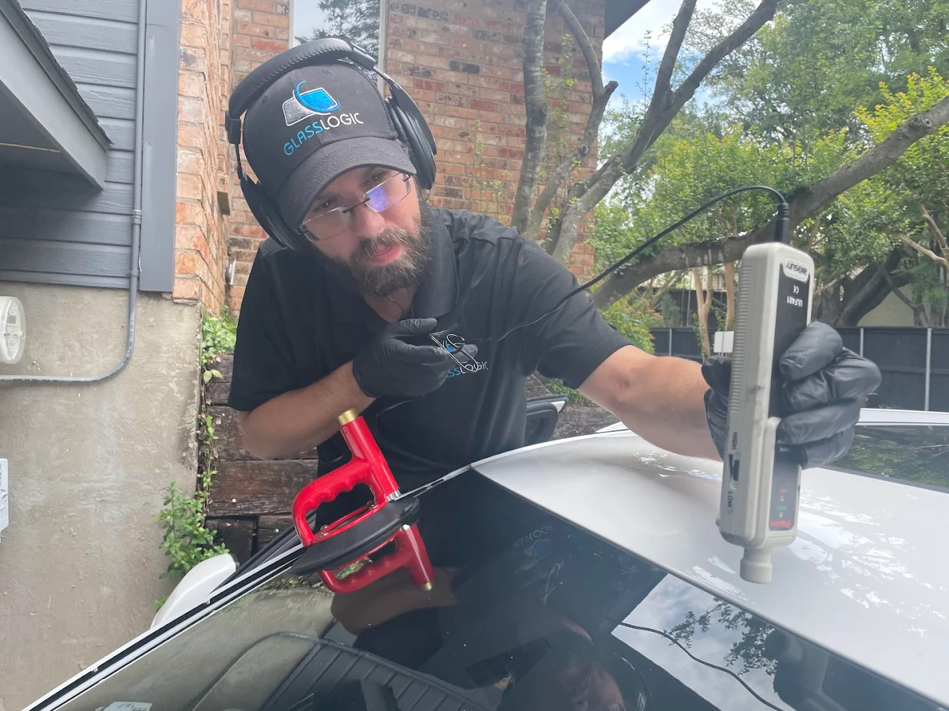 Auto glass service photo