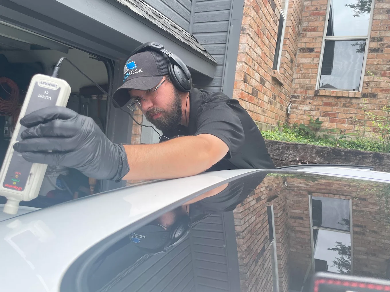 Auto glass service photo