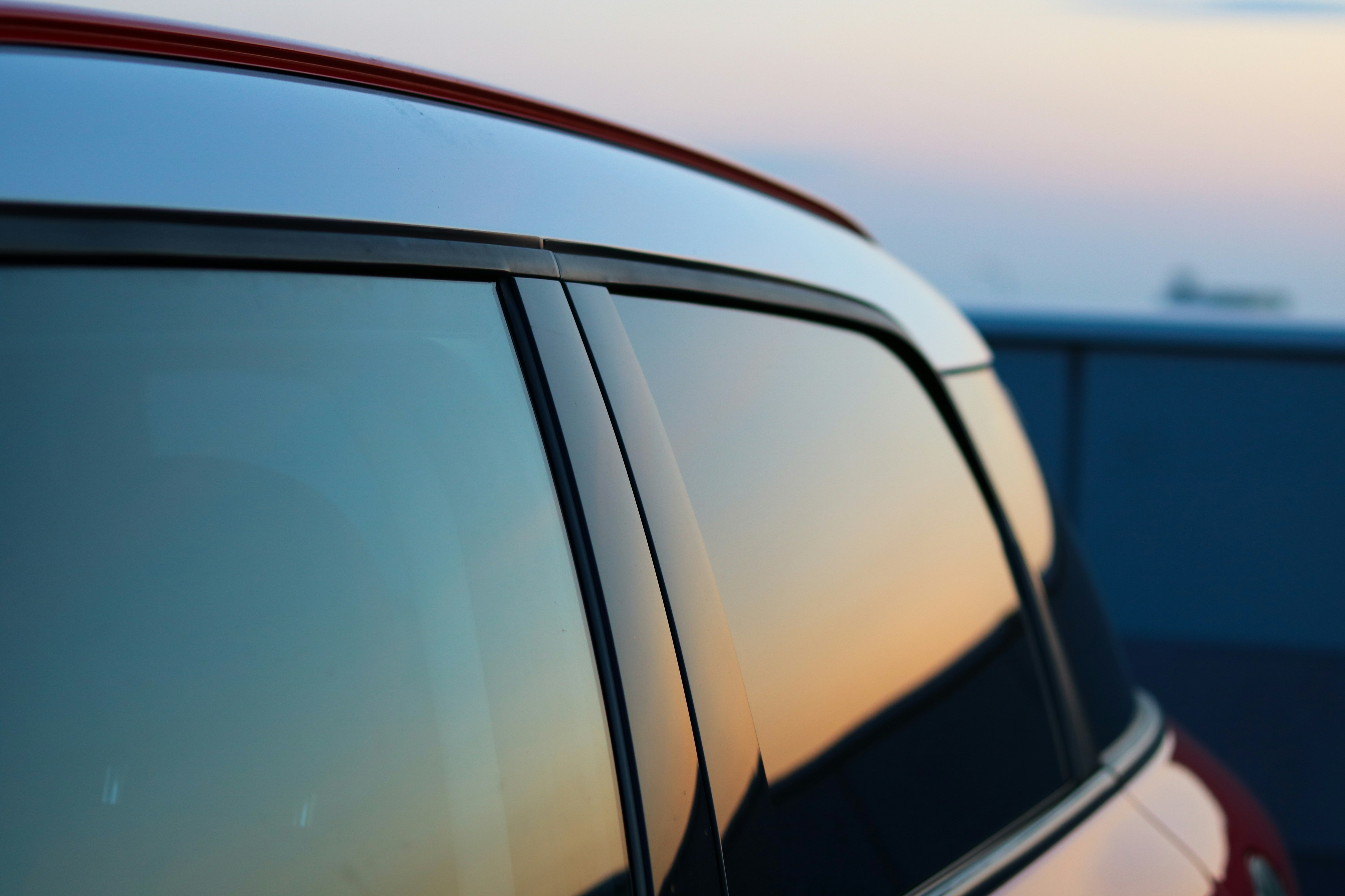 Vehicle side glass showing quarter and vent glass areas