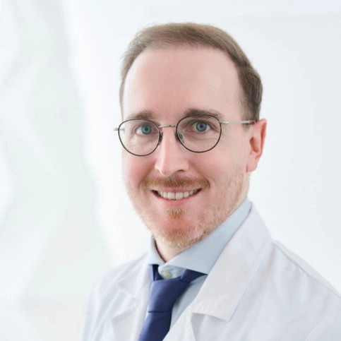 Docteur Romain Guemara, rhumatologue spécialiste en échographie à Genève