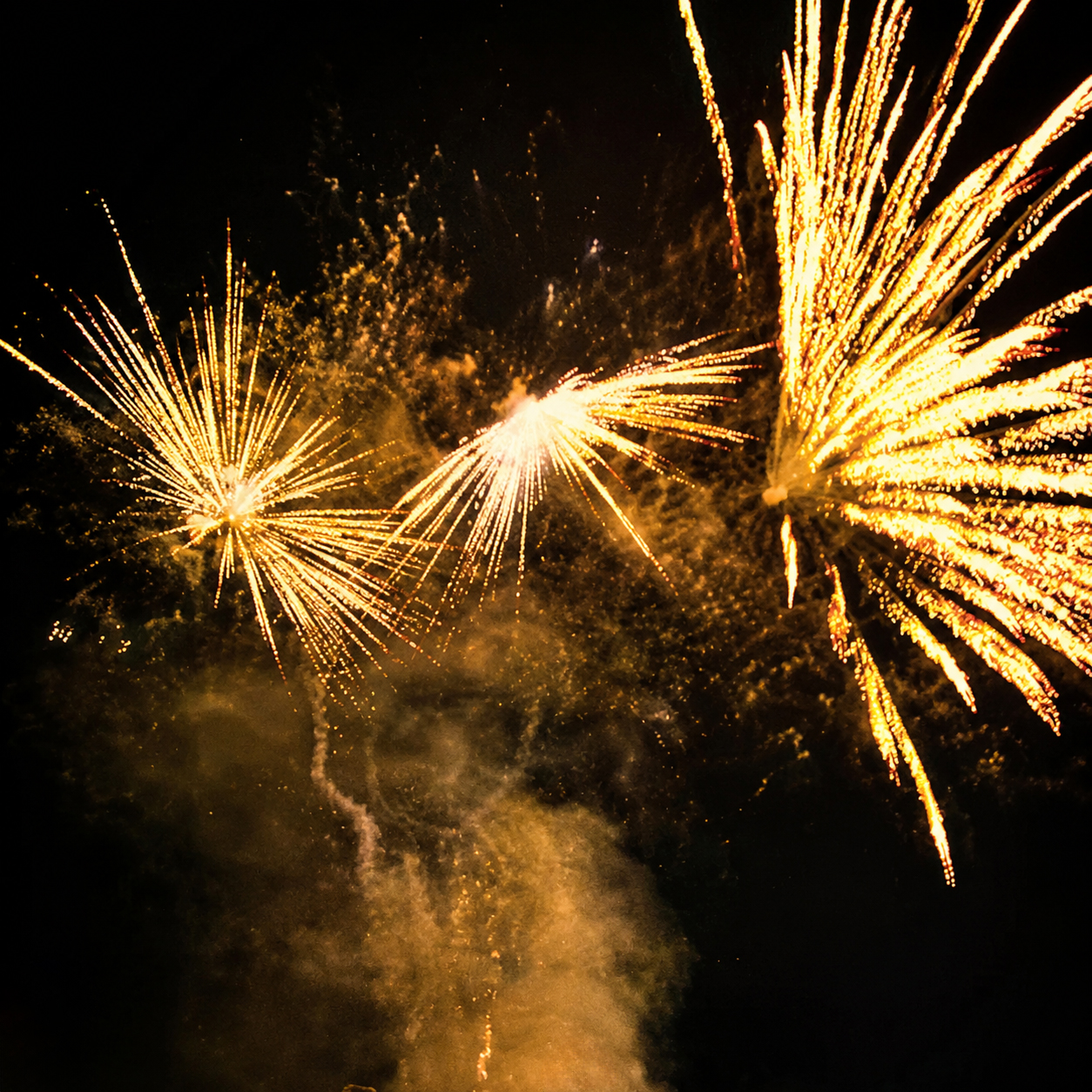 feux d'artifice doré à l'occasion d'un mariage en mai 2026
