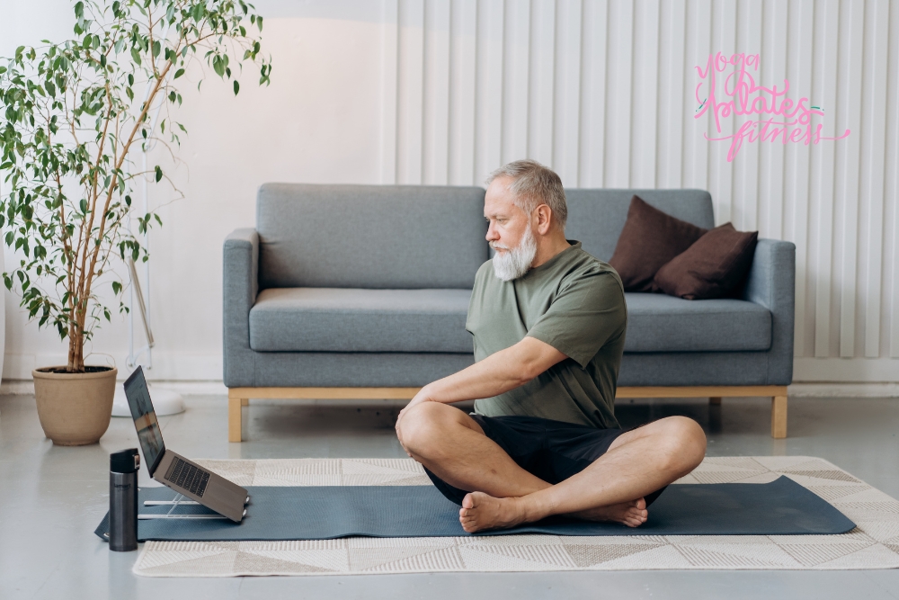 Pilates Instructor beim Training
