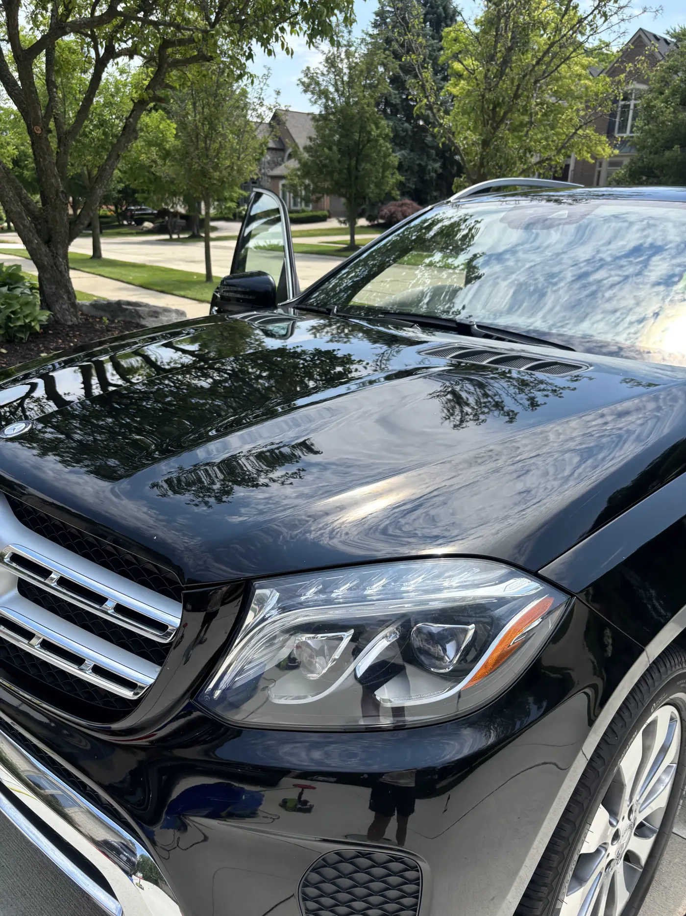 Mercedes GLS front end, glass and trim finished