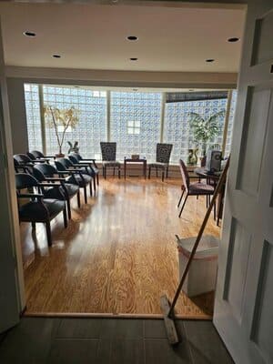 {{ custom_values.service_2 }} in {{custom_values.area_2})