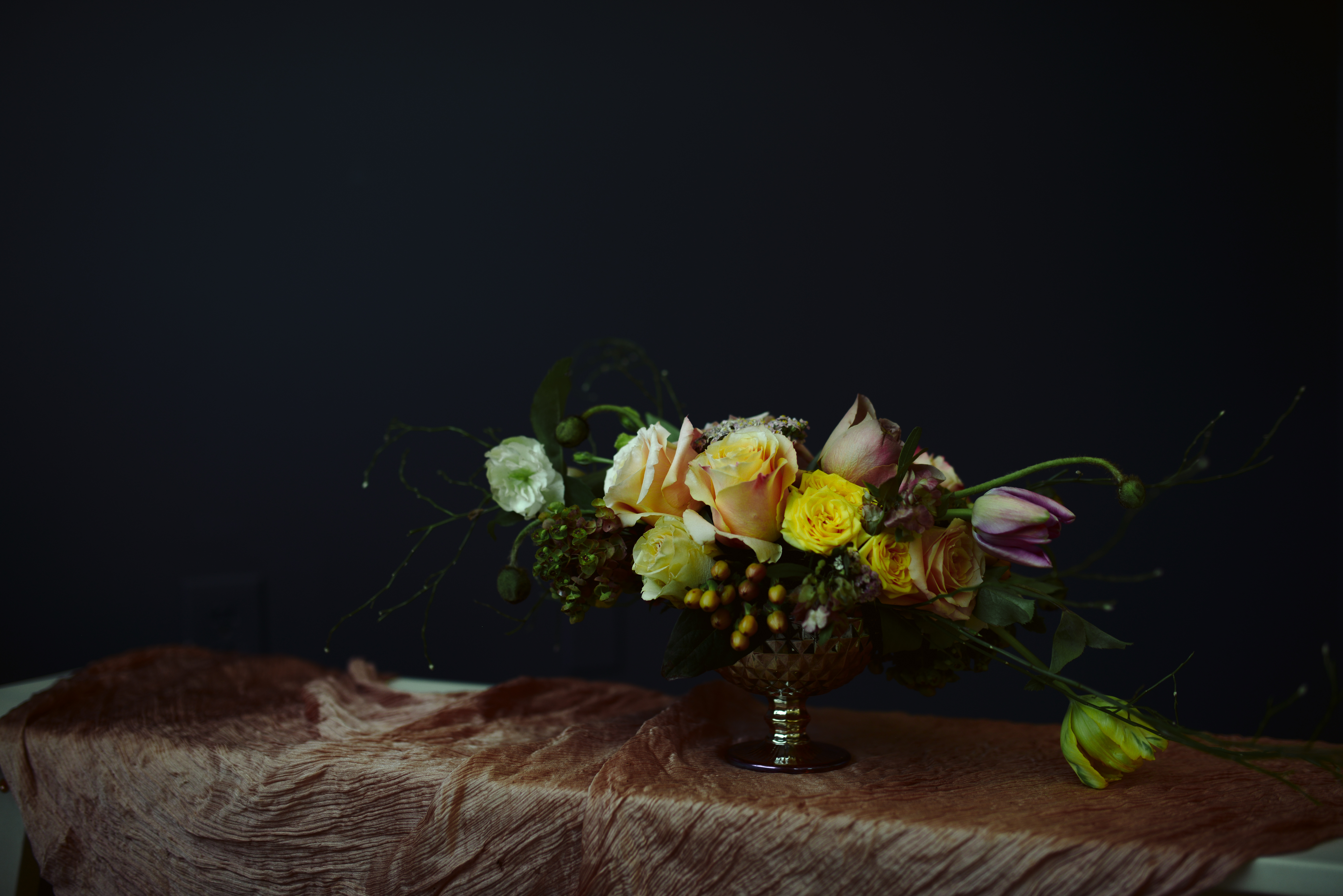 Moody floral arrangement by Leif & Luna