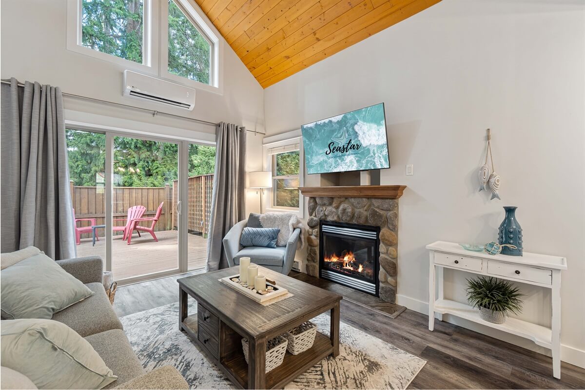 Sand Dollar — open-plan living and dining