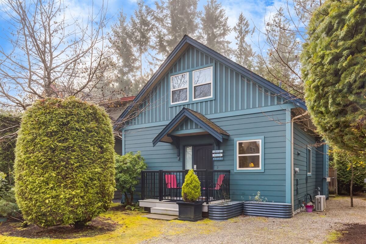 The Beach House — back deck with BBQ