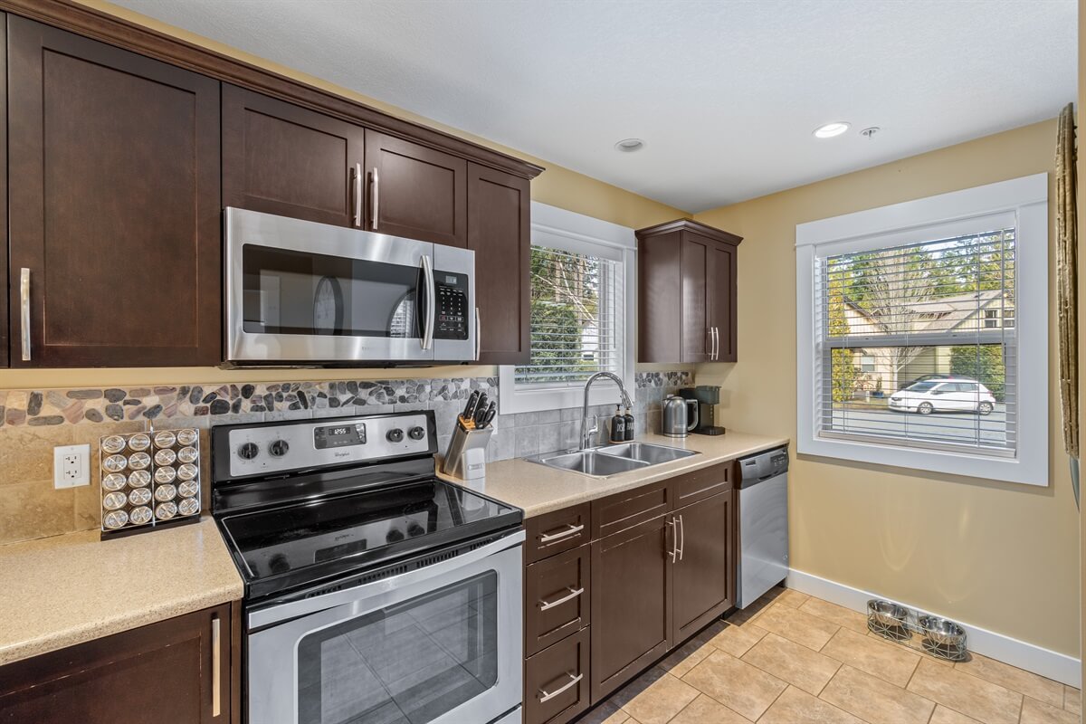 Stone's Throw — full kitchen
