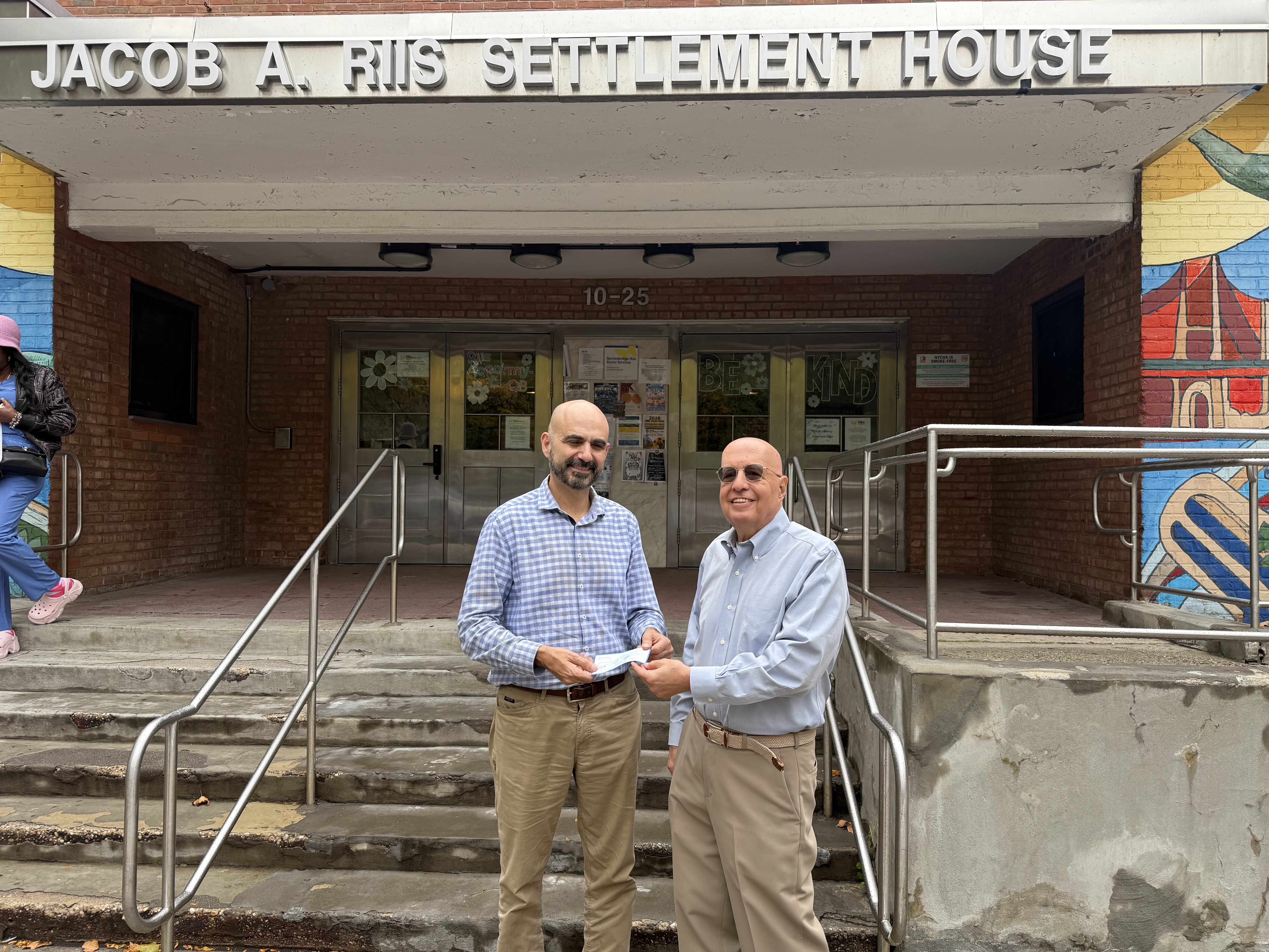 Marlin Thomas and Chris Hanway at the check presentation